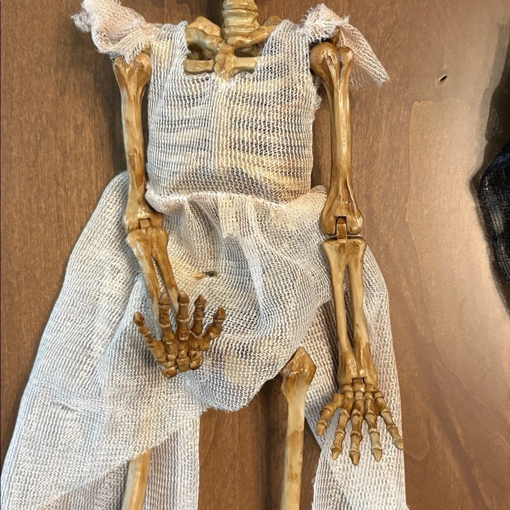NWOT Pumpkin Head Skeleton Couple Bride & Groom - Bendable Arms & Legs 18” Long